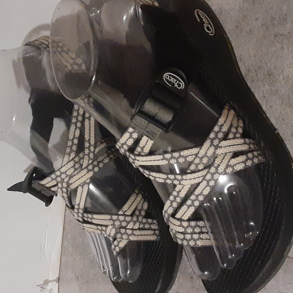 CHACO  sandalia  size  6 women